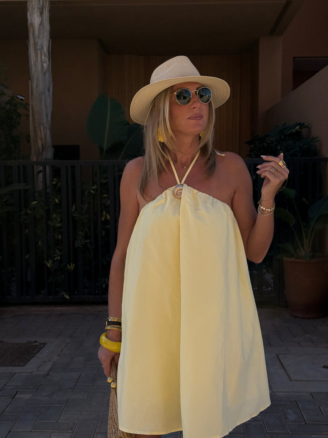 Robe courte à dos nus jaune 9506