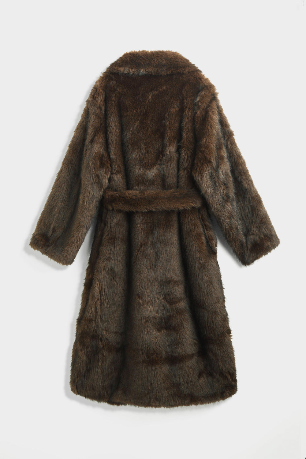 Fourrure longue marron attachée BY302