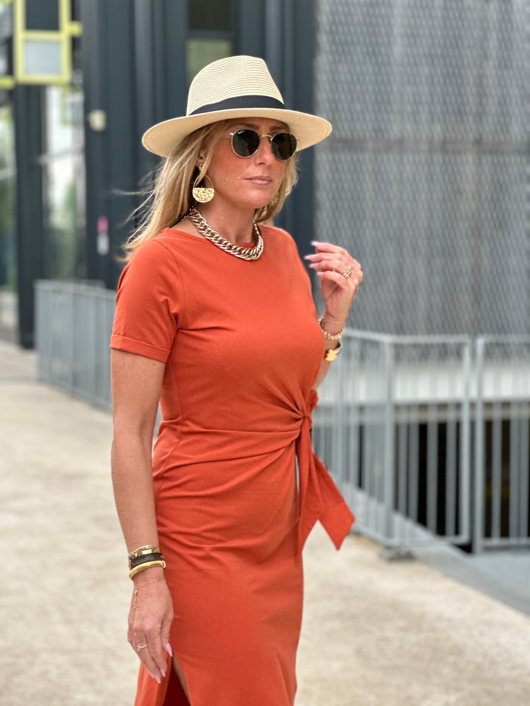 Robe longue manches courtes attachée rouille DC552