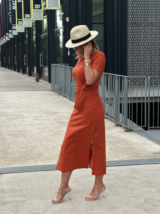 Robe longue manches courtes attachée rouille DC552