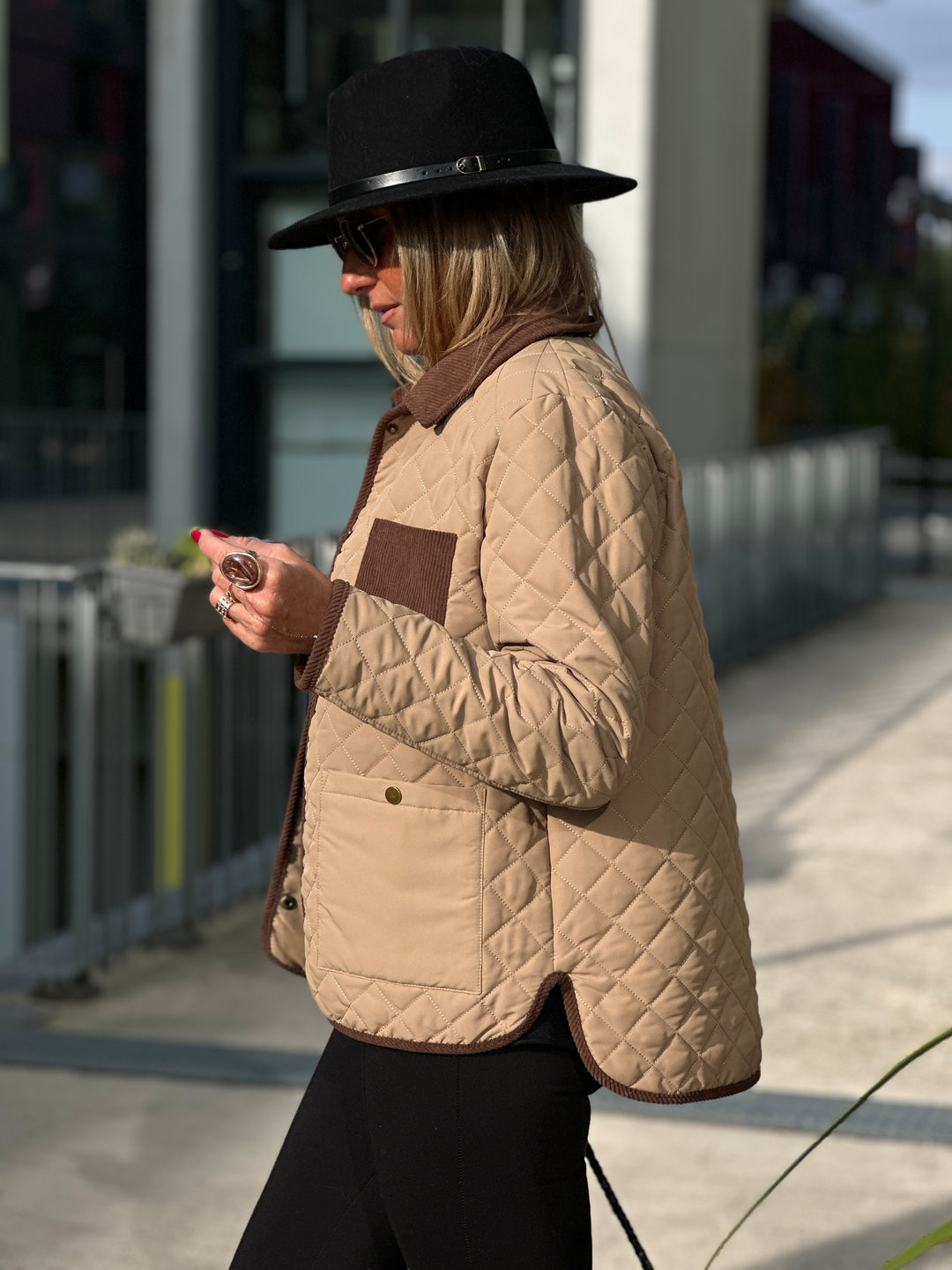 Doudoune Capucine matelassé beige et effet daim choco HX1815CFG