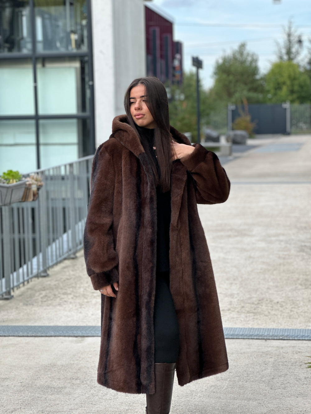Manteau fourrure capuche marron (moda) 41042