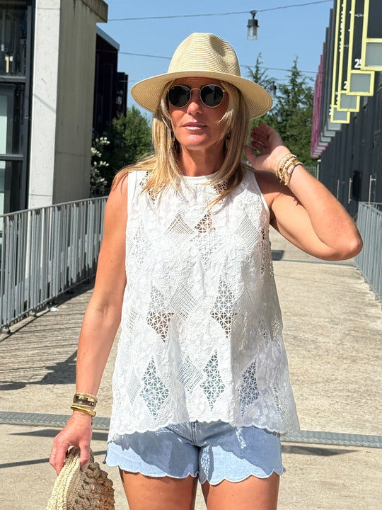Top brodé BLANC dos ouvert