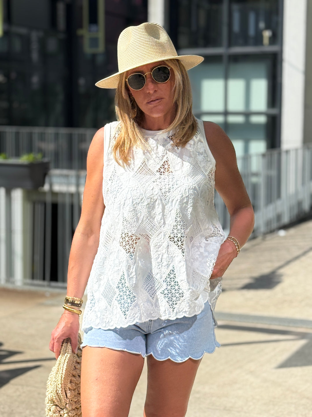 Top brodé BLANC dos ouvert