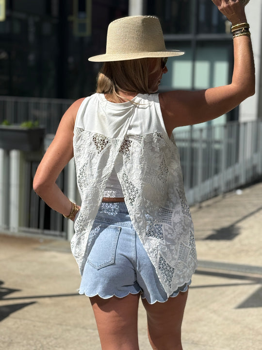 Top brodé BLANC dos ouvert