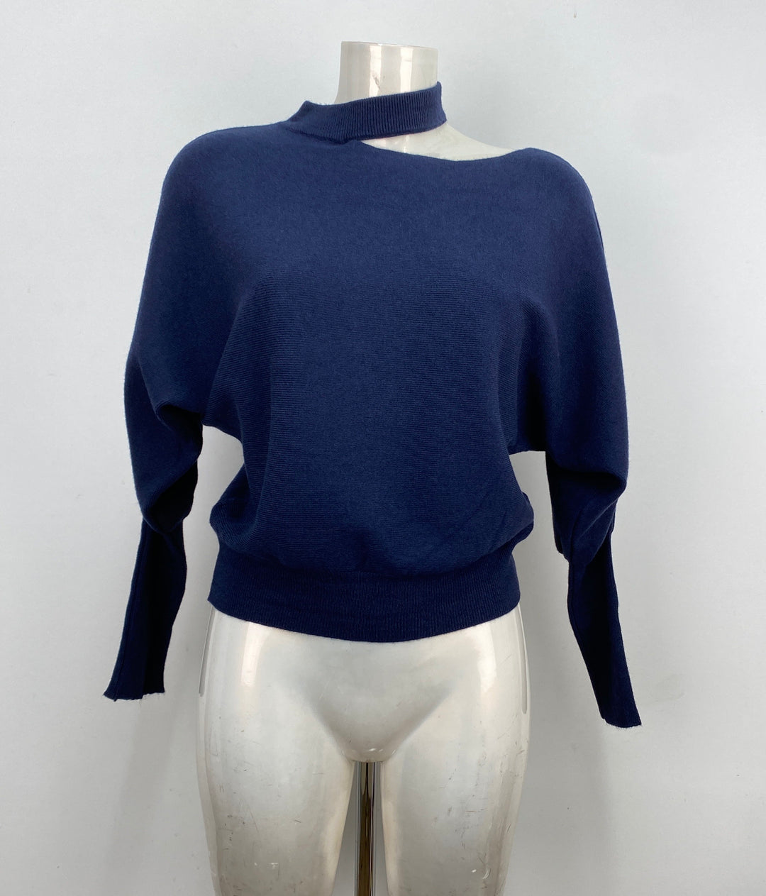 Pull col ouvert d’un côté 46284