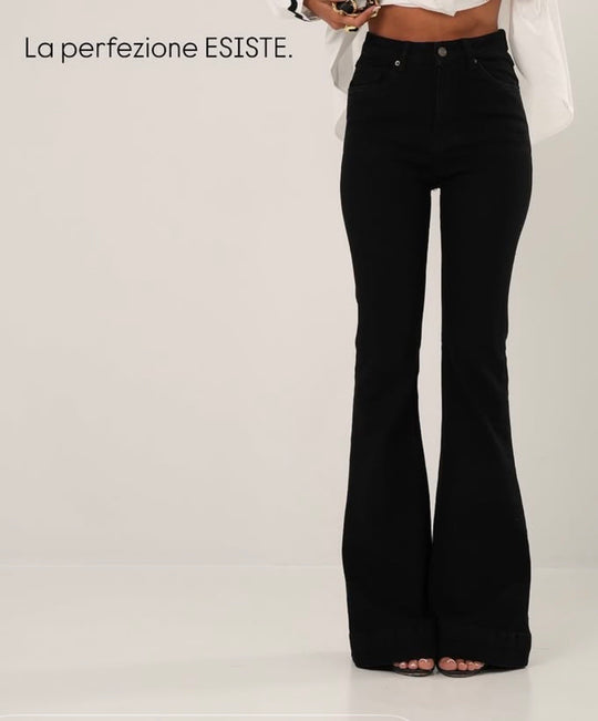 Jean flare Noir 8918 (taille peu petit)
