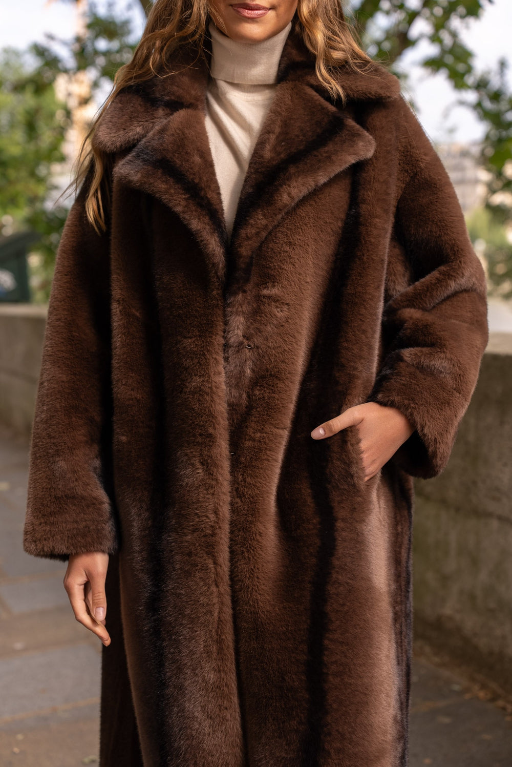 Manteau fourrure longue Véronique Coffee V063