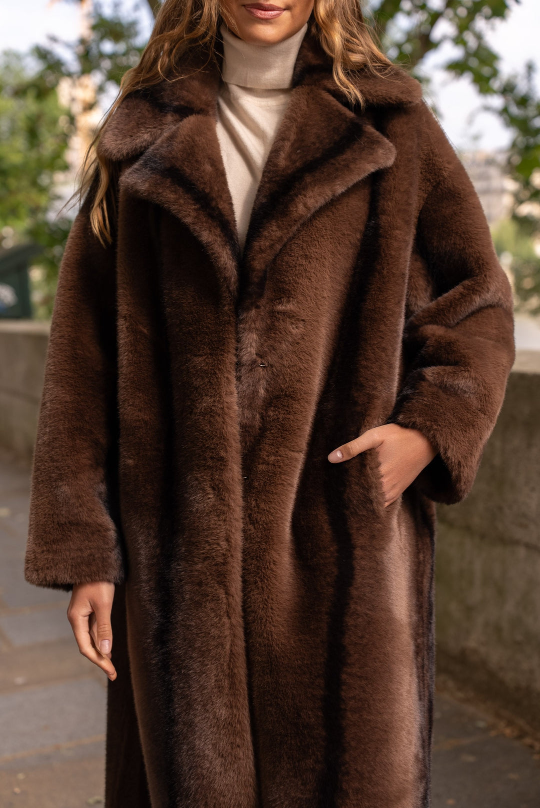 Manteau fourrure longue Véronique Coffee V063