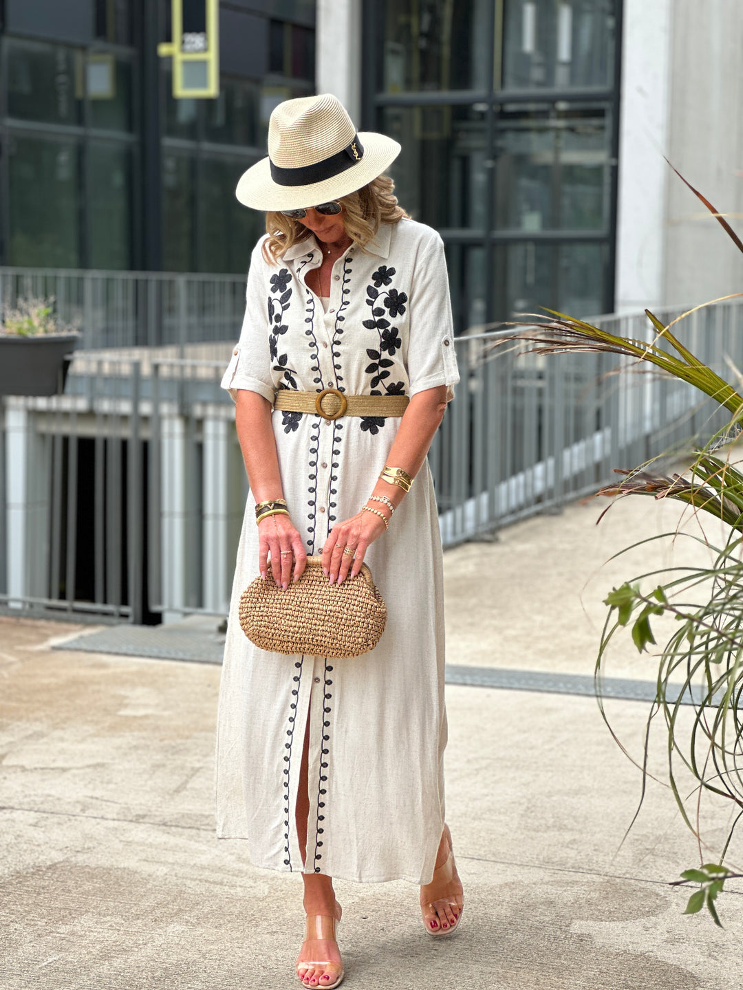 Robe longue lin ceinturée brodée Ro61871