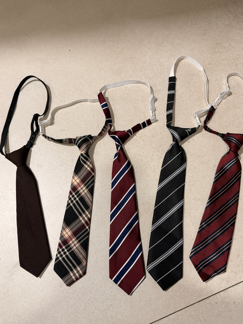 Petit cravate élastique