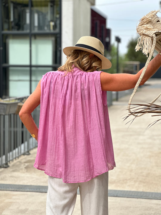 Chemise rose brodée blanc sans manches CH2998