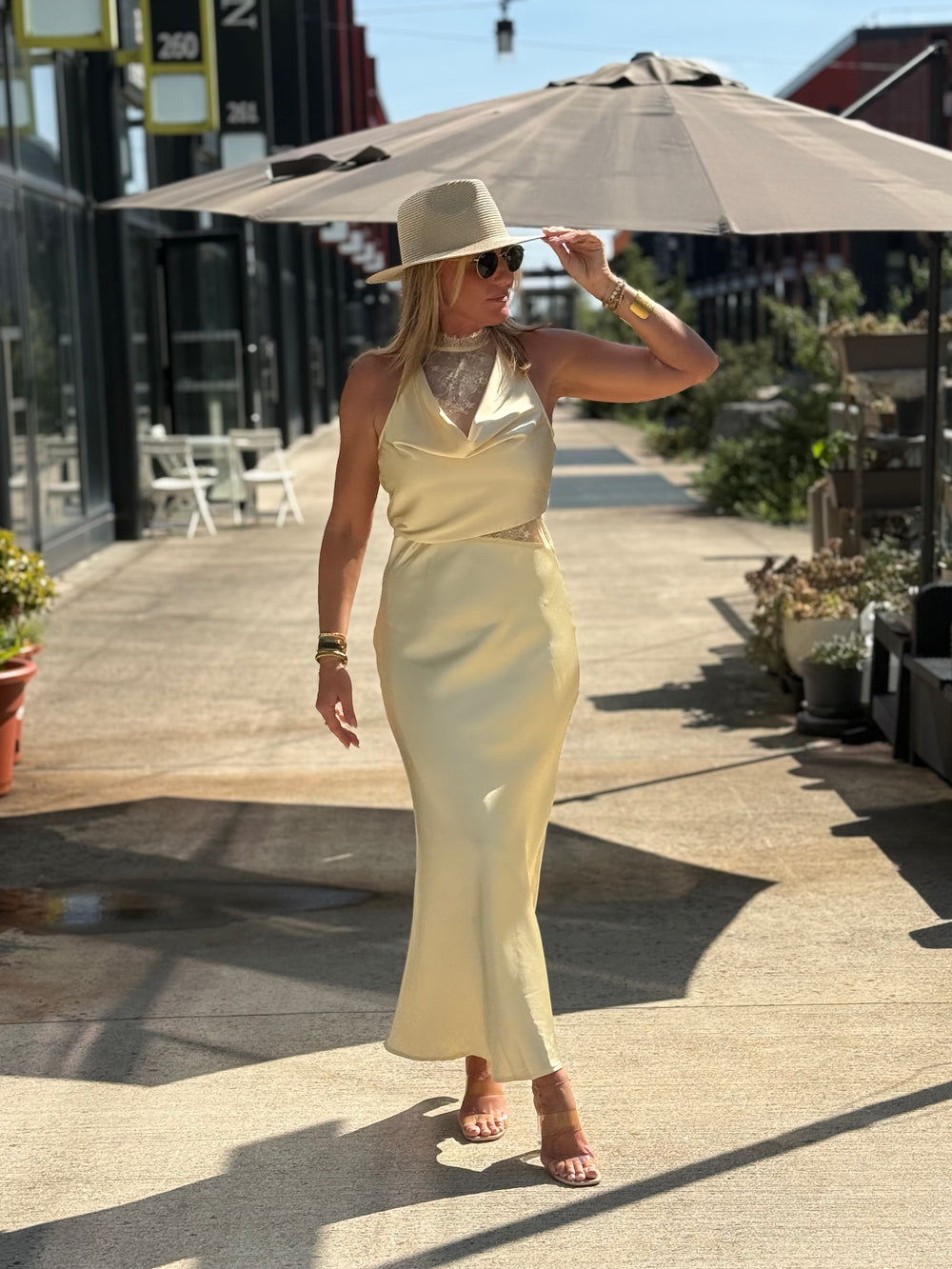 Robe satin jaune K9-50