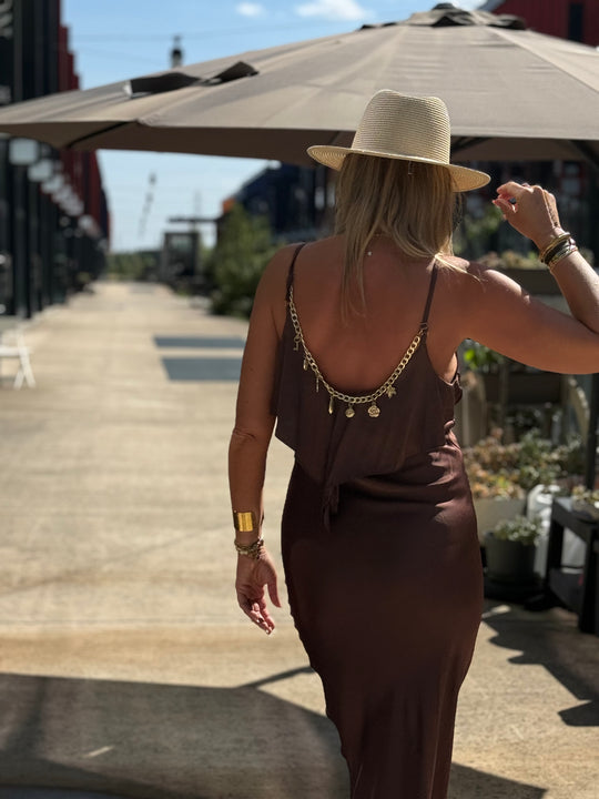 Robe satin dos chaînes