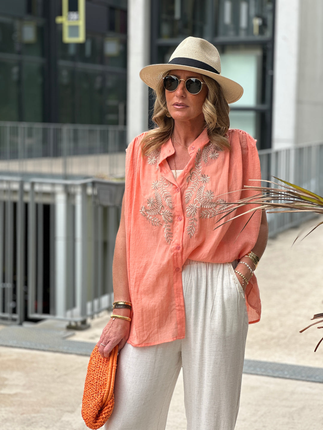 Chemise Orange brodée sans manches 2931