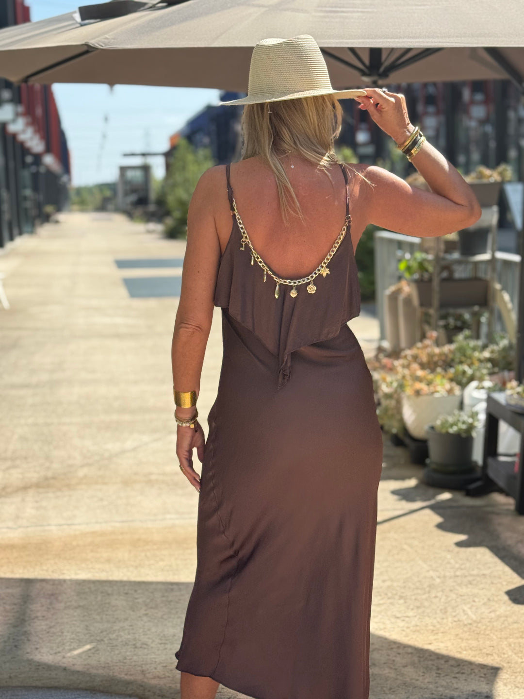Robe satin dos chaînes