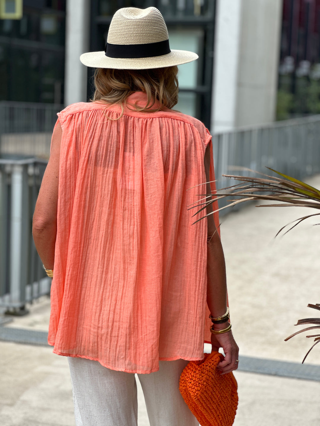 Chemise Orange brodée sans manches 2931