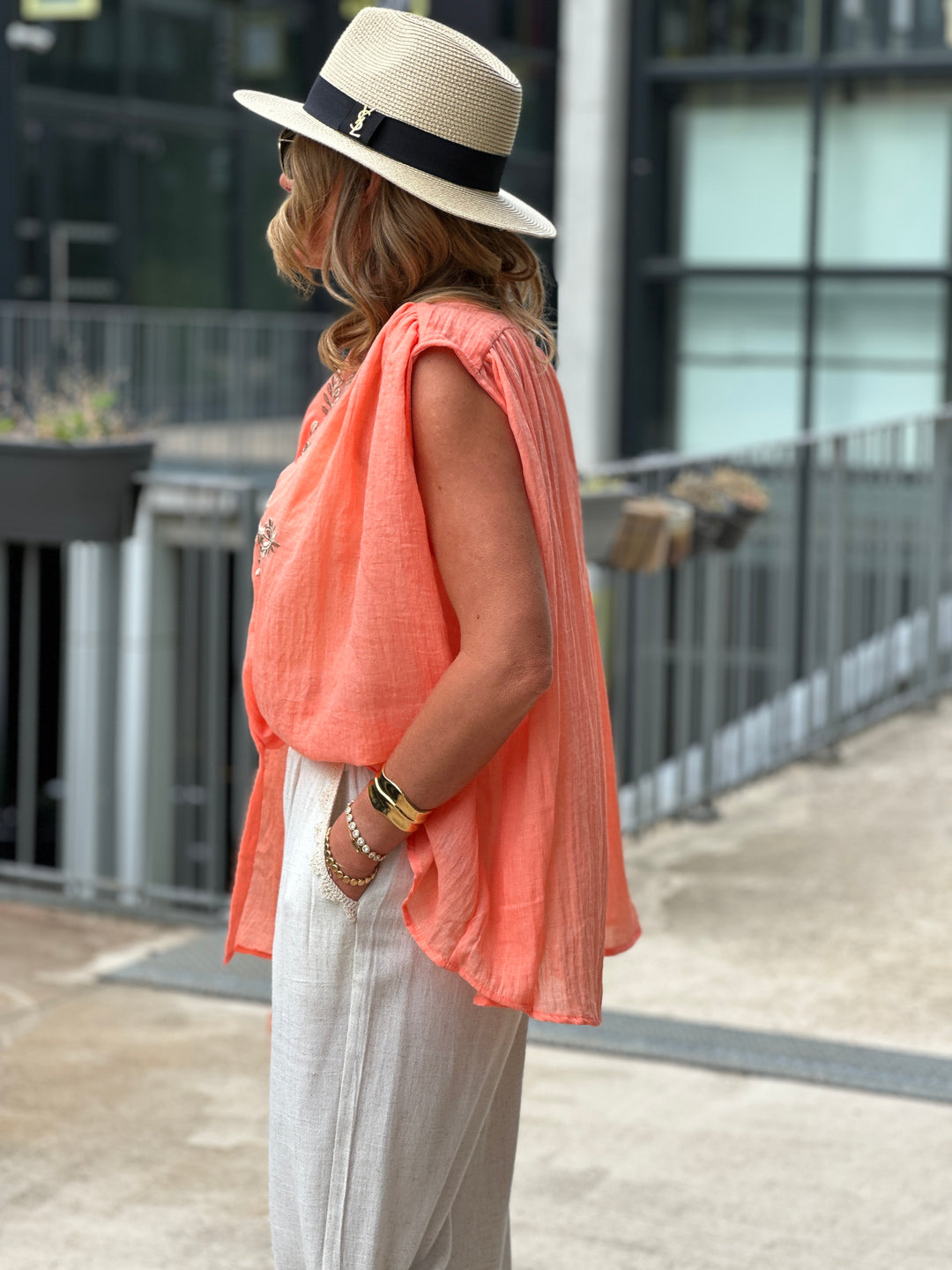 Chemise Orange brodée sans manches 2931