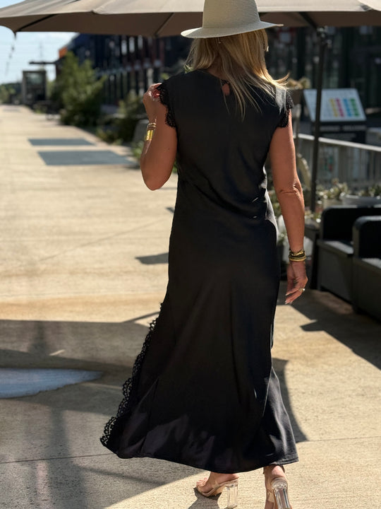 Robe satin dentelle noir