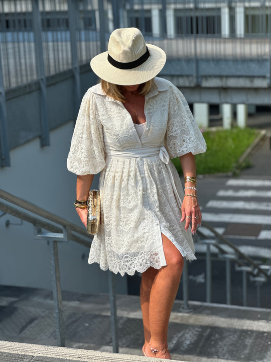 Robe manches bouffantes dentelle