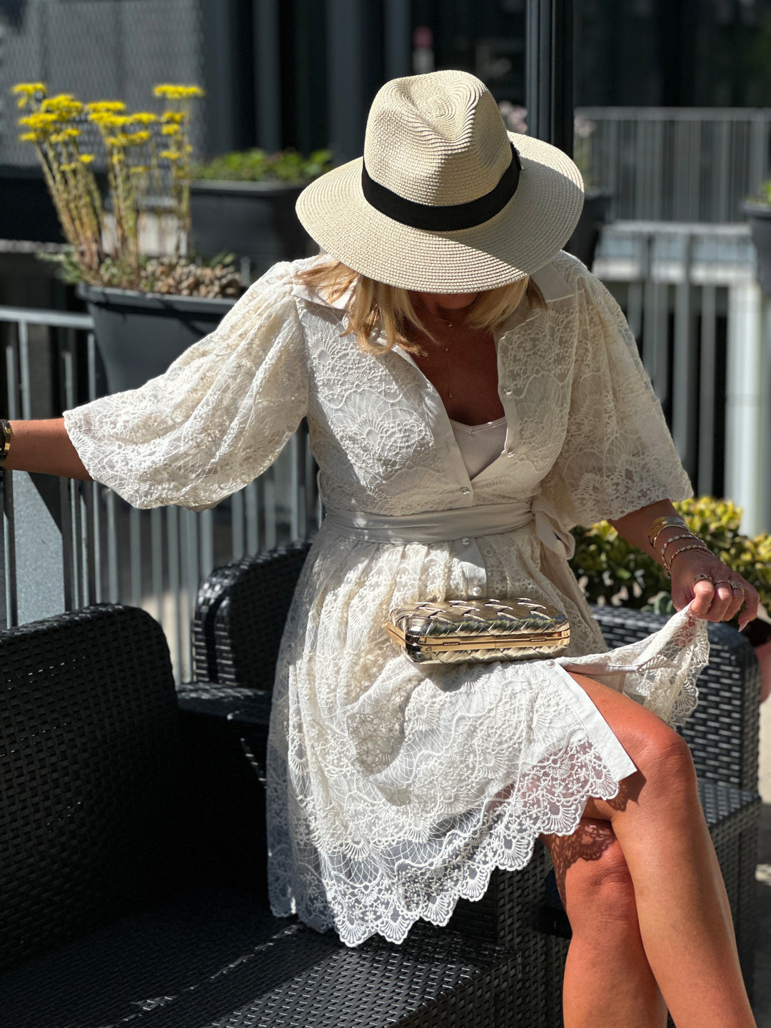 Robe manches bouffantes dentelle