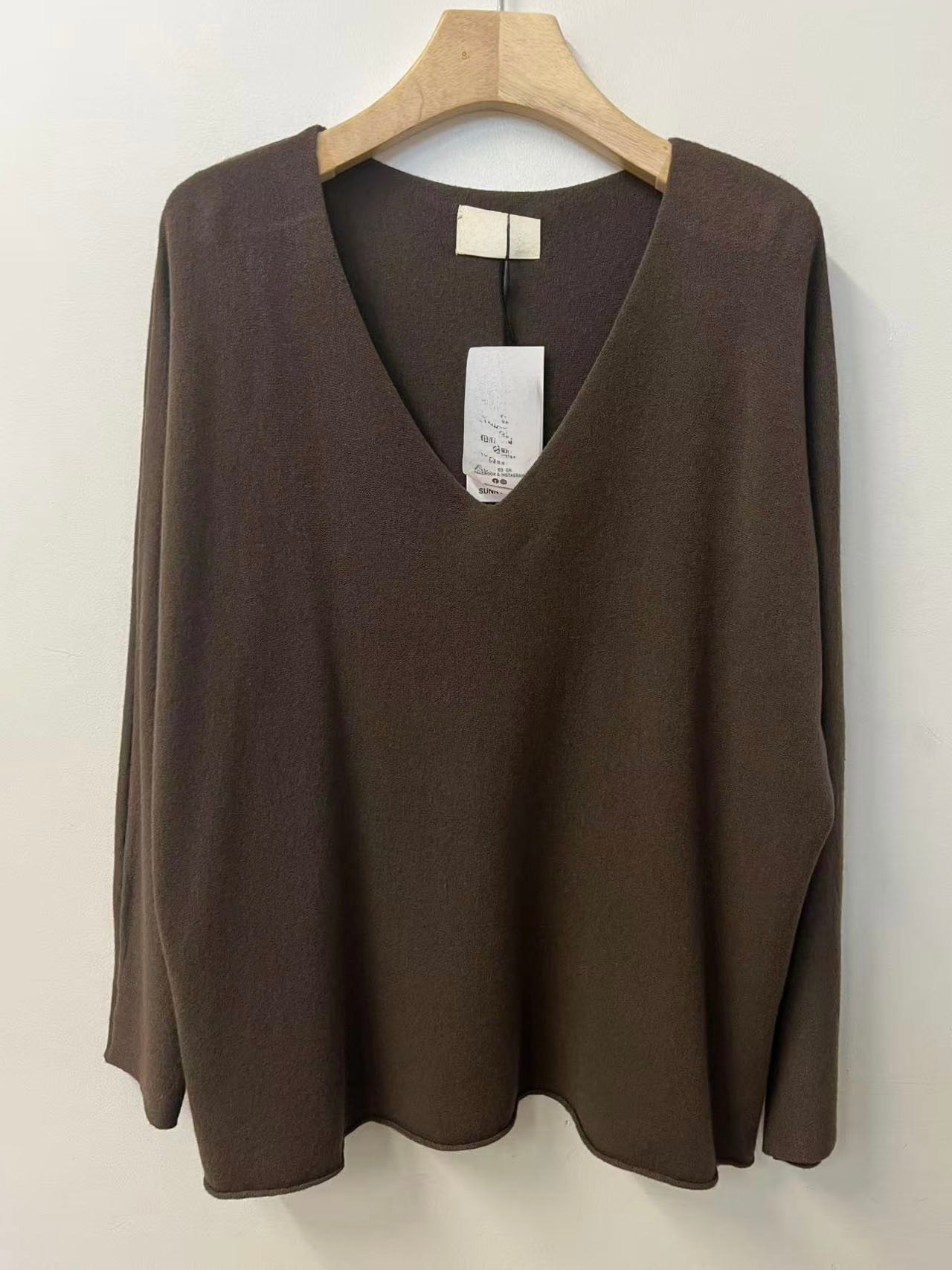 Pull simple col V 97031 – RQUEEN Paris