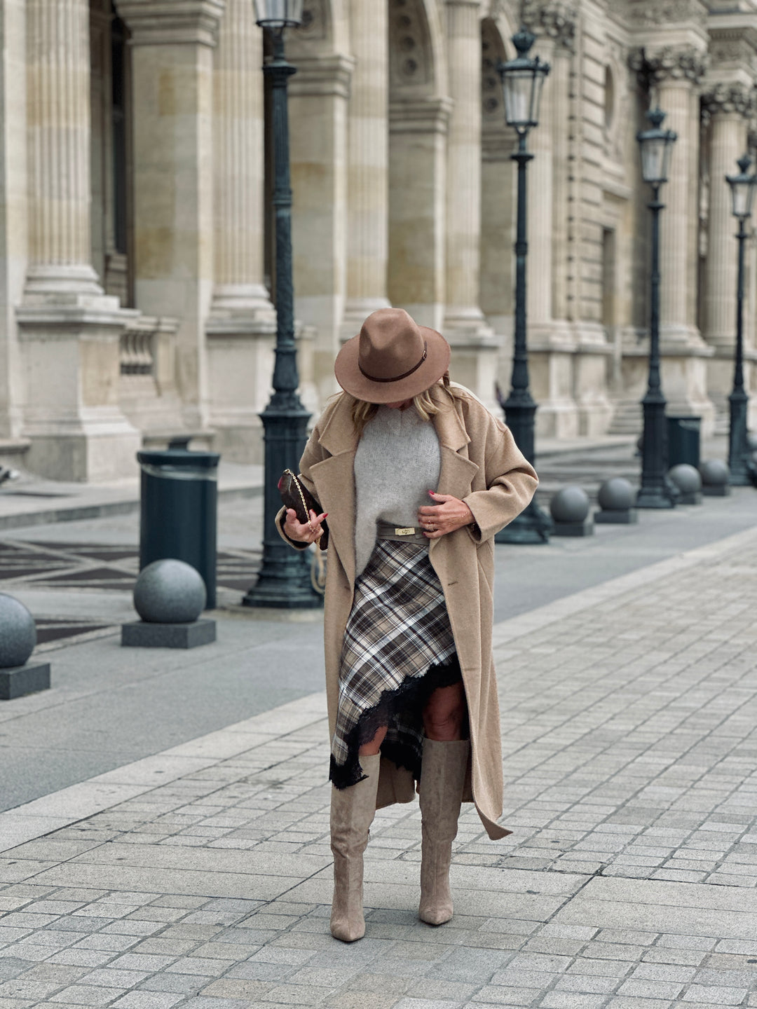 Jupe carreaux asymétrique dentelle Beige/camel (precommande 5J）