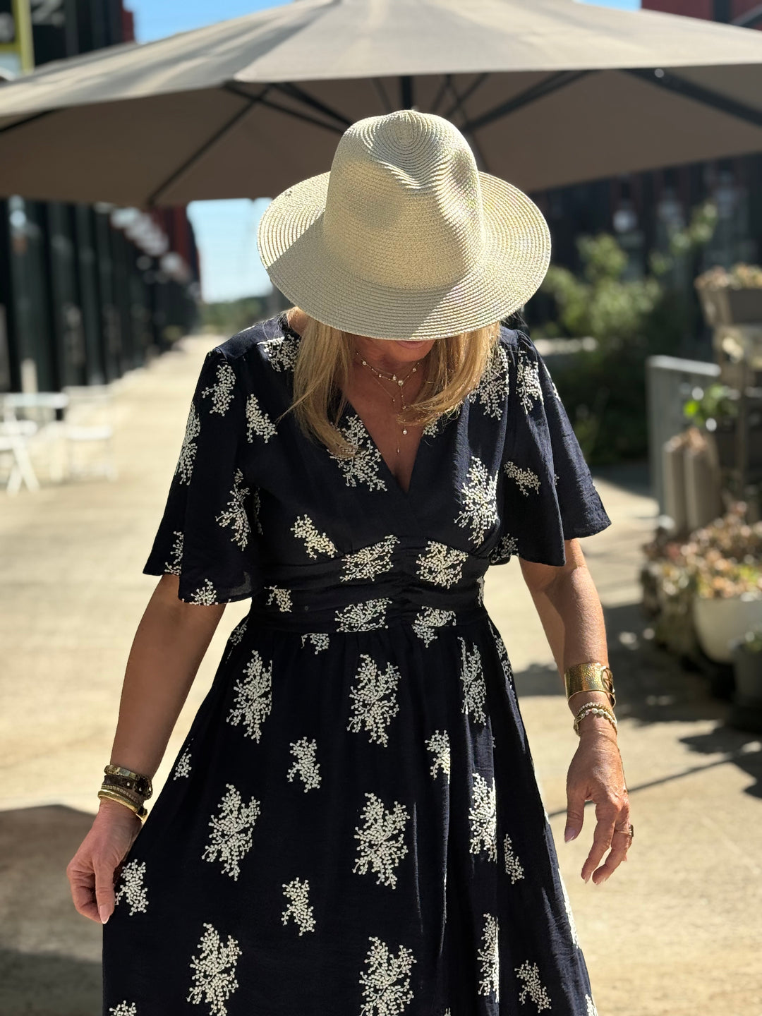 Robe long bleu marine brodé fleuri 831