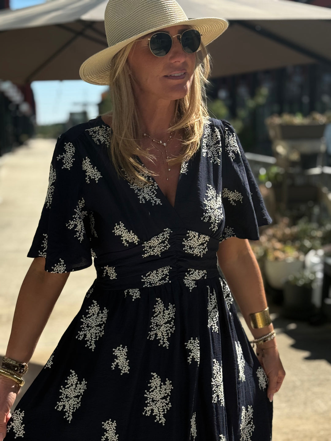 Robe long bleu marine brodé fleuri 831