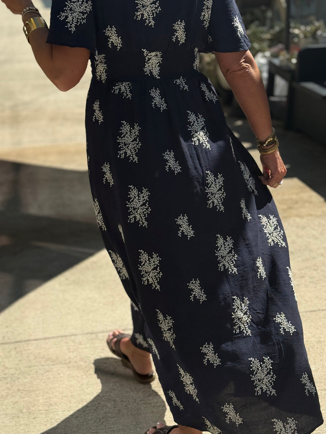 Robe long bleu marine brodé fleuri 831