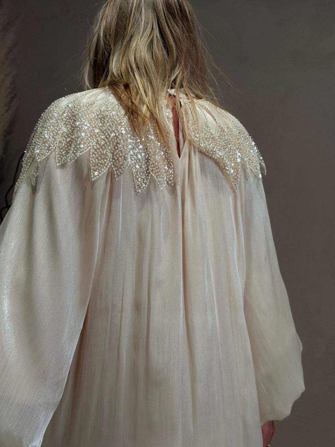 Robe abaya épaules perles Beige 8609