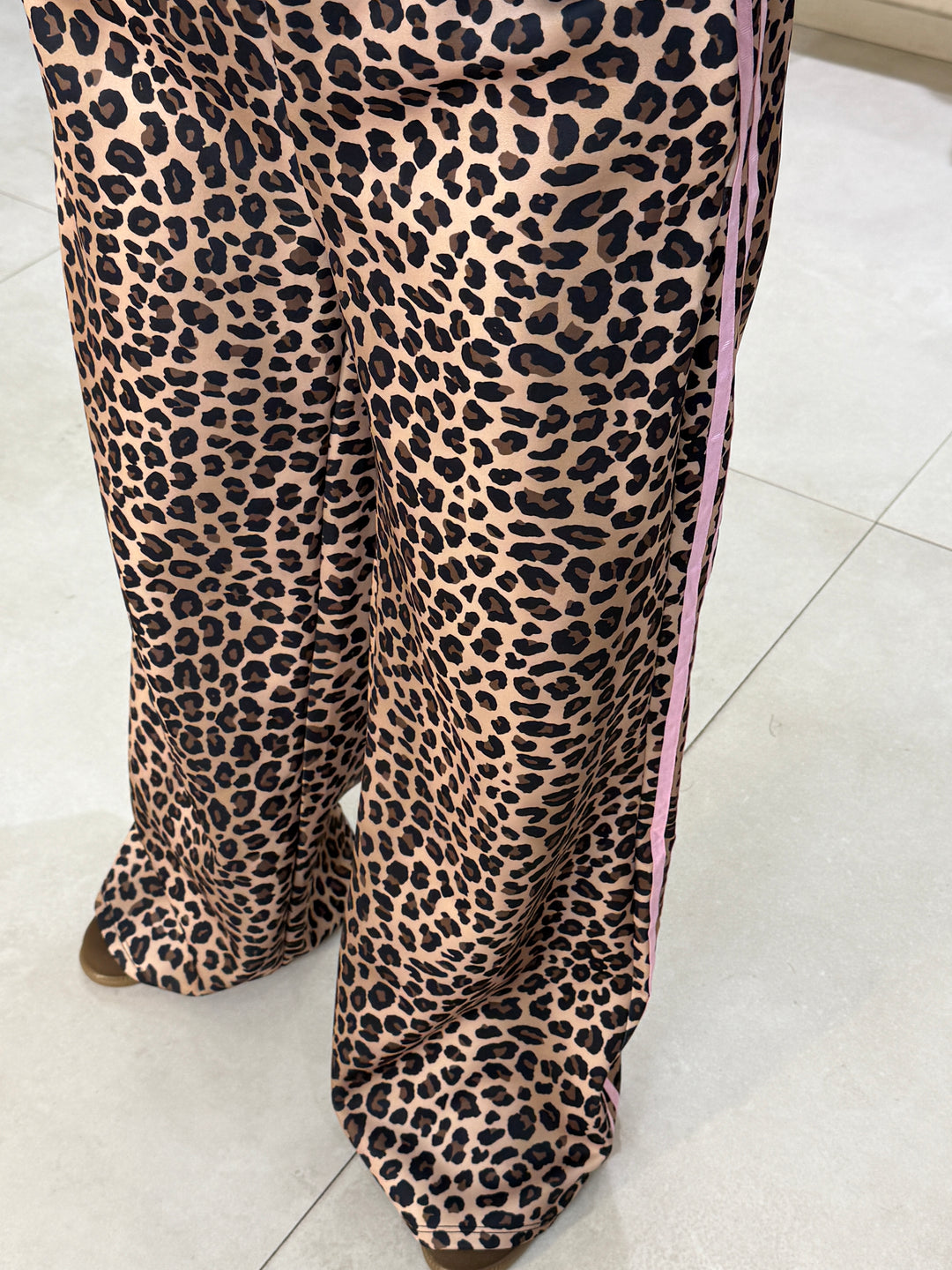 Ensemble jogging léopard bande Rose