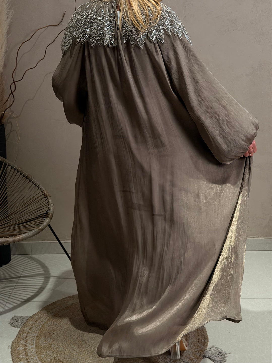 Robe abaya épaules perles Taupe 8609