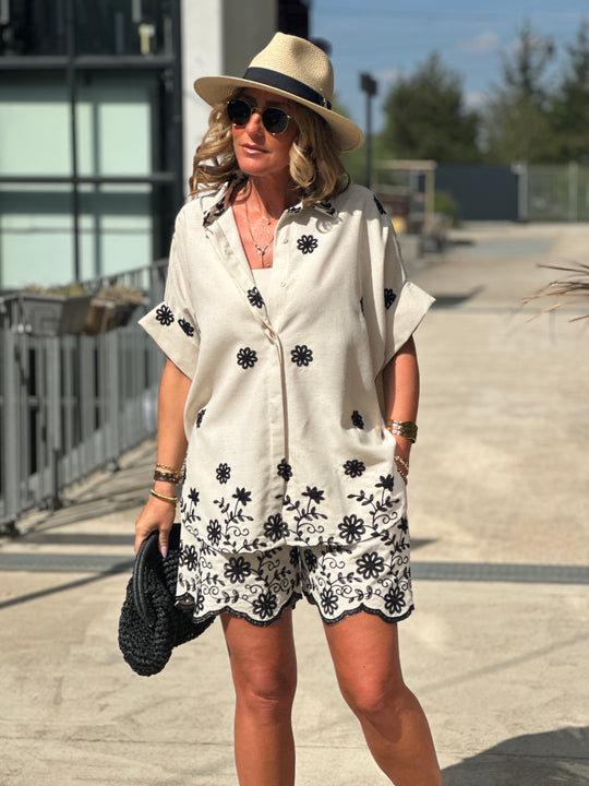 Chemise lin brodé noir C33711