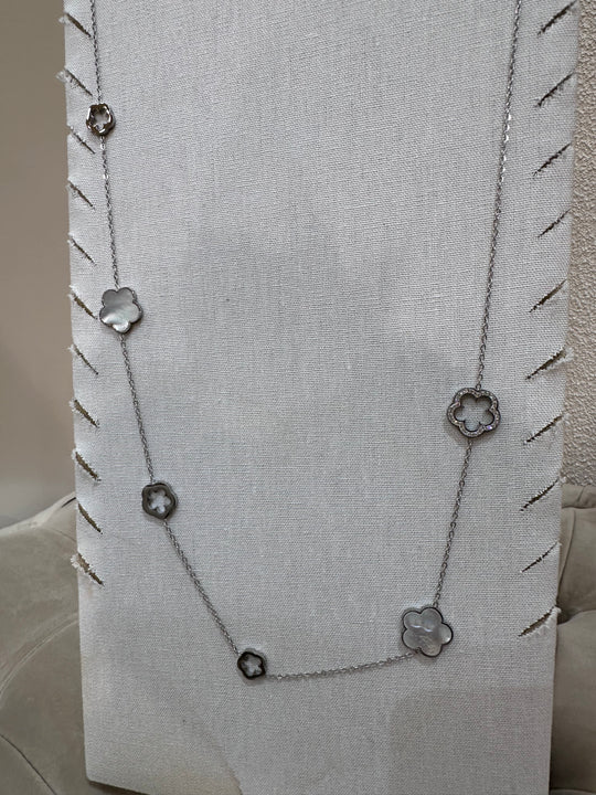 Collier long grands trèfles argenté/strass