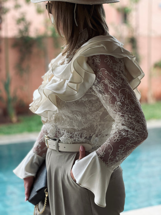 Blouse beige dentelle volant/ 175005