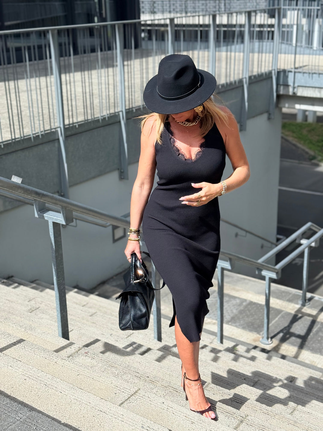 Robe maille dos dentelle 5242 Noir
