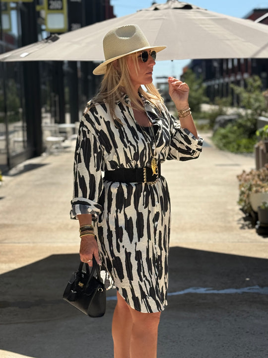Robe chemise motif zébré R630 NOIR