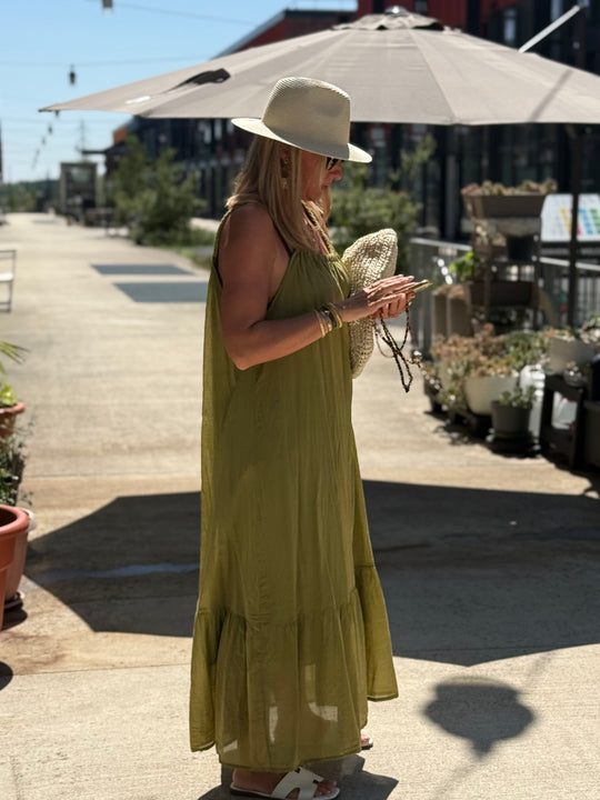 Robe longue col tressée