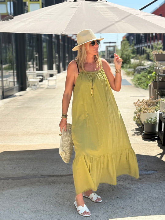 Robe longue col tressée