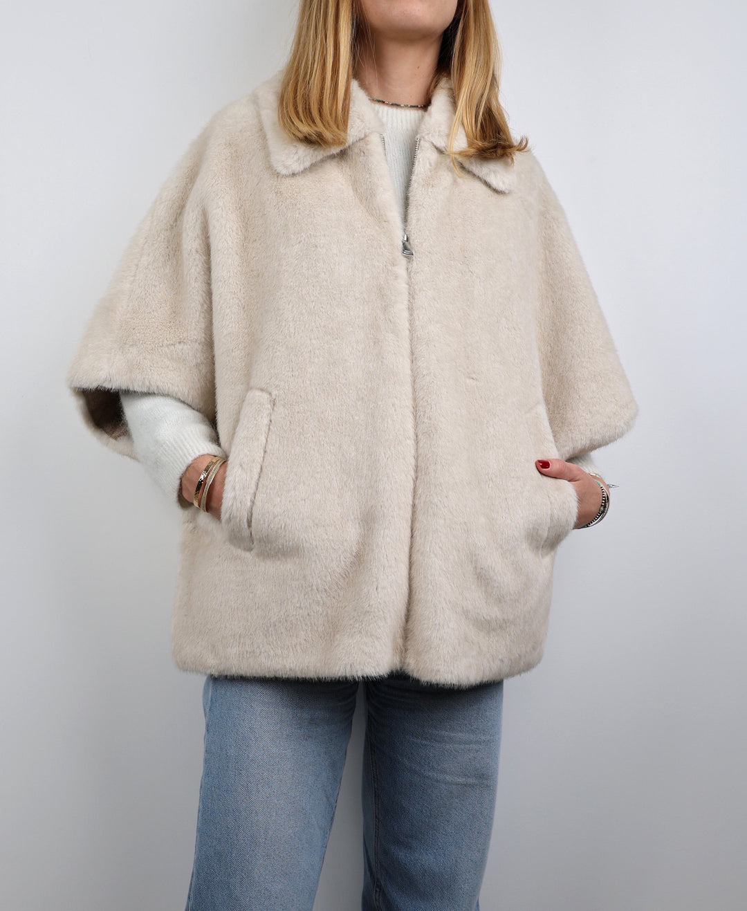 Fourrure poncho beige écru 8805