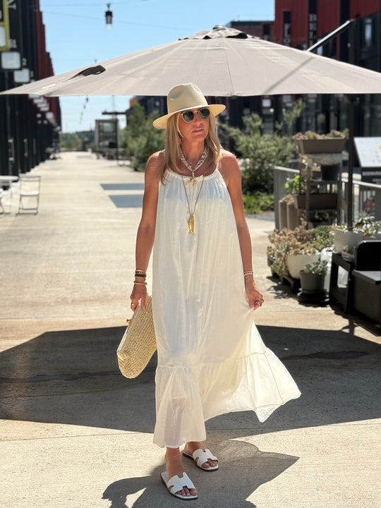 Robe longue col tressée