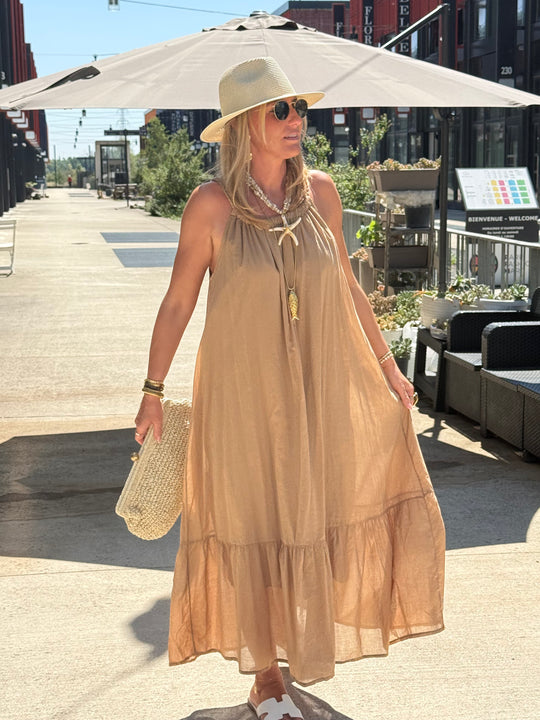 Robe longue col tressée