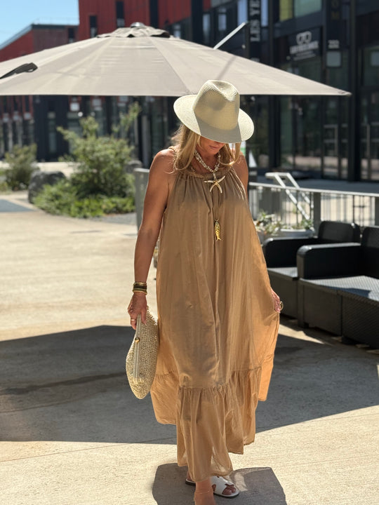 Robe longue col tressée