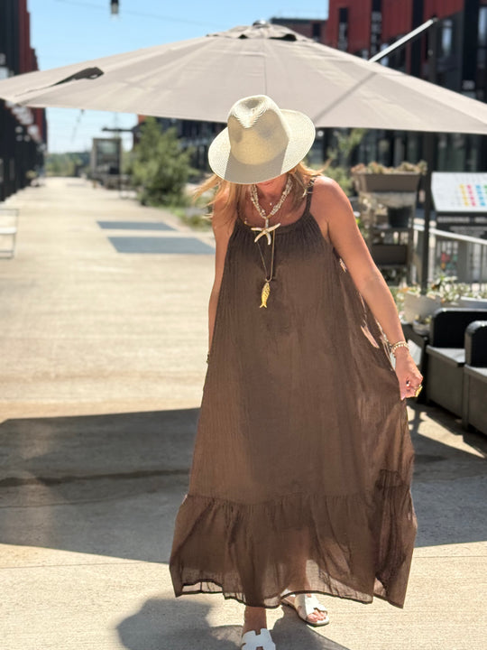 Robe longue col tressée