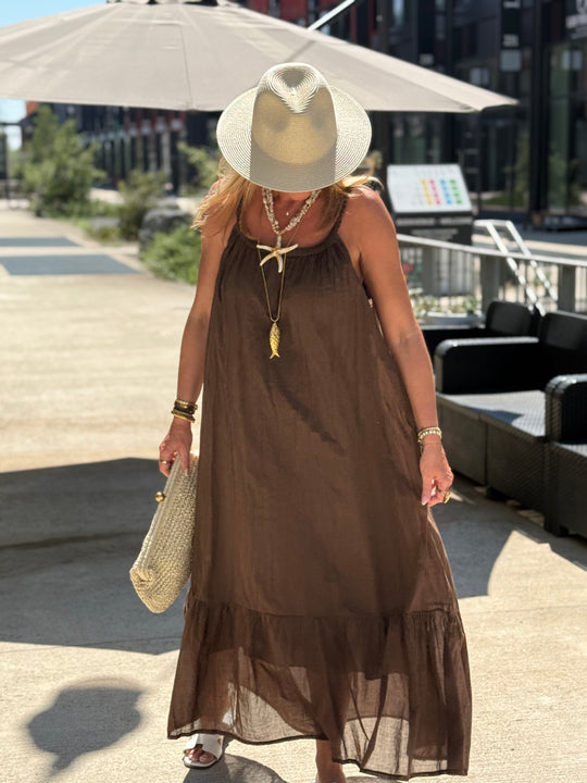 Robe longue col tressée