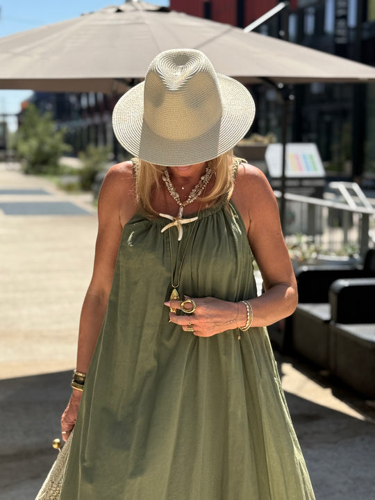 Robe longue col tressée