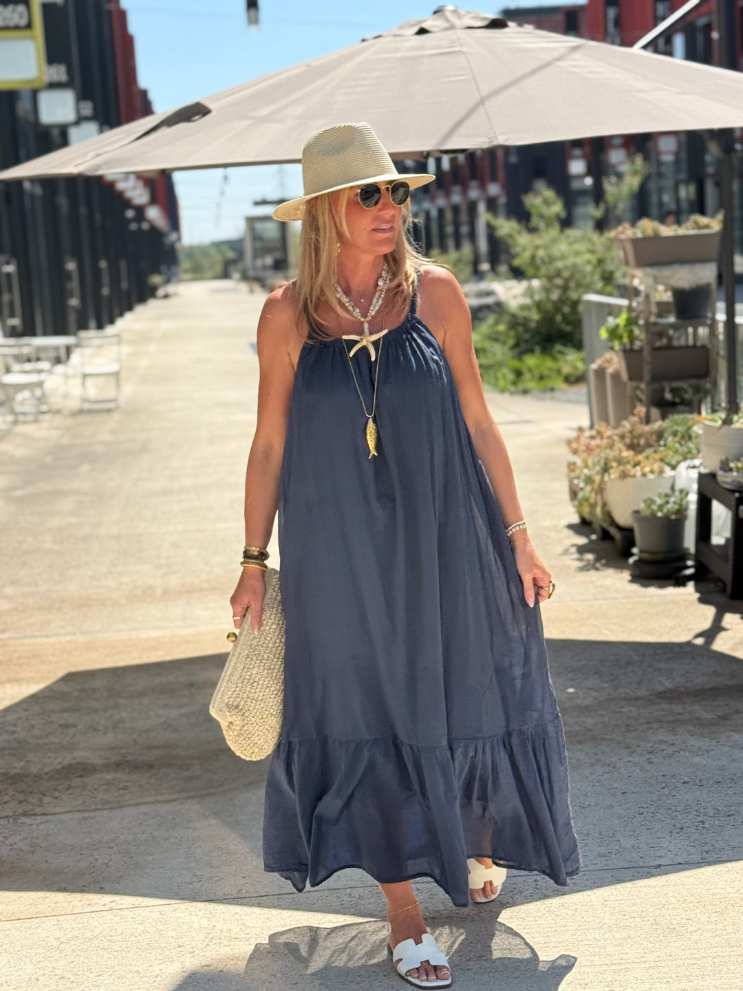 Robe longue col tressée