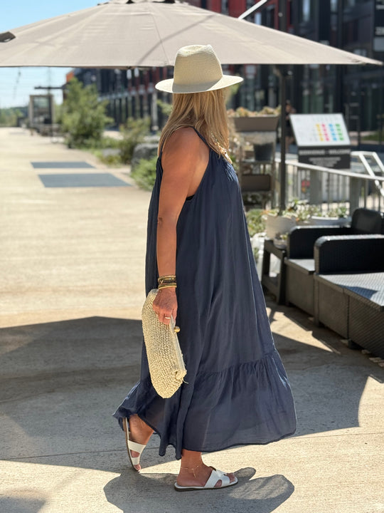 Robe longue col tressée