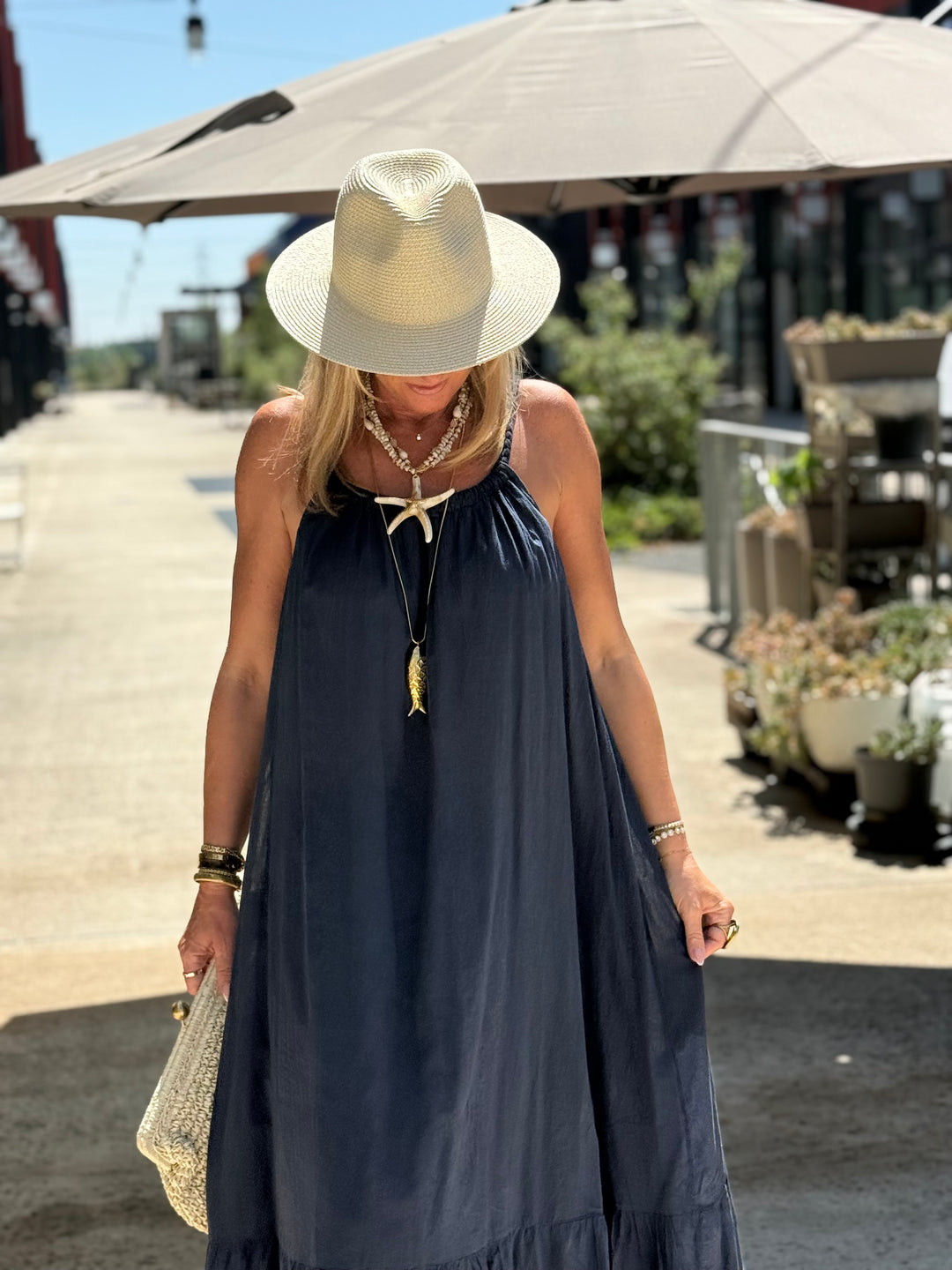 Robe longue col tressée